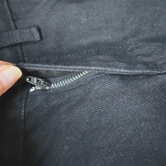 PrettyLittleThing  black denim skirt fray hem 0 - Picture 5 of 8